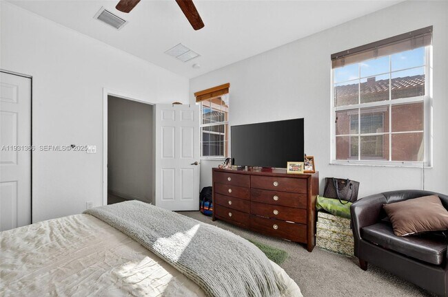 Building Photo - 14615 SW 14th St