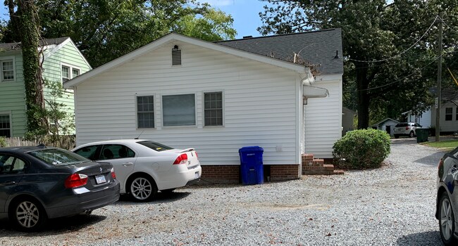 Building Photo - 102 S Woodlawn Ave