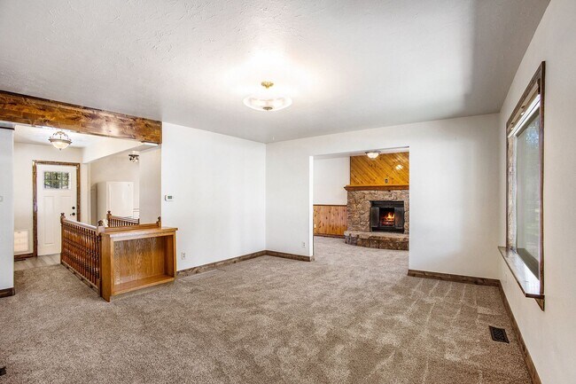Building Photo - 2215 N Corona St