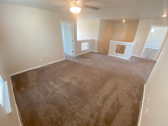 Building Photo - Gorgeous 4bed/3.5bath with 2 Master Bedrooms!