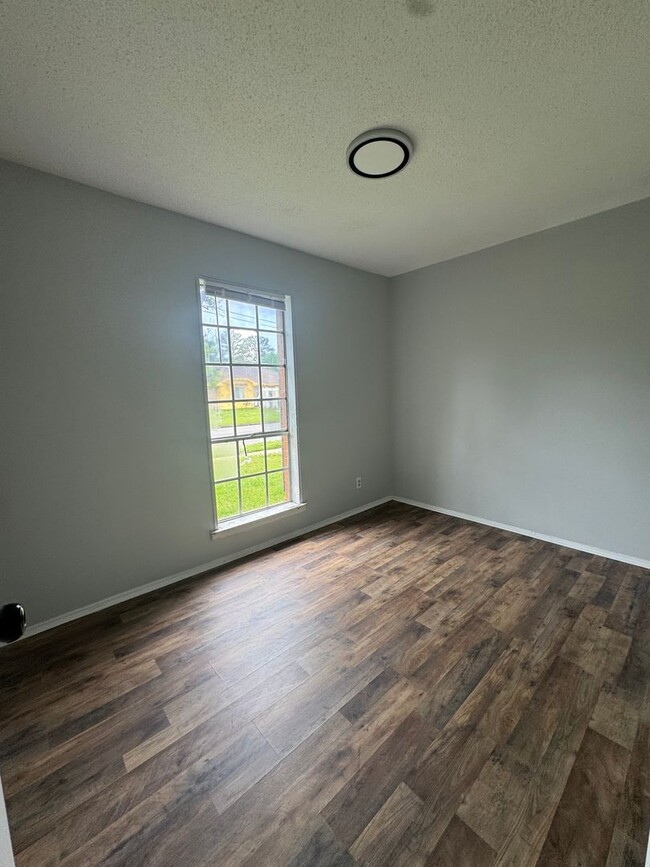 Building Photo - 6105 Cherry Hill Rd