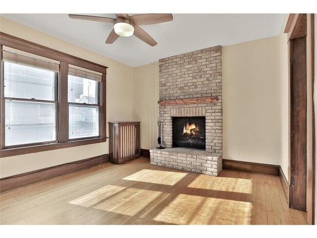 Building Photo - 2122 Temple Ct