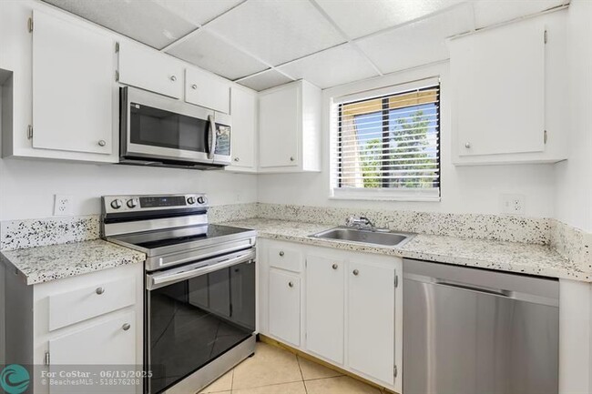 Building Photo - 1325 S Flagler Ave