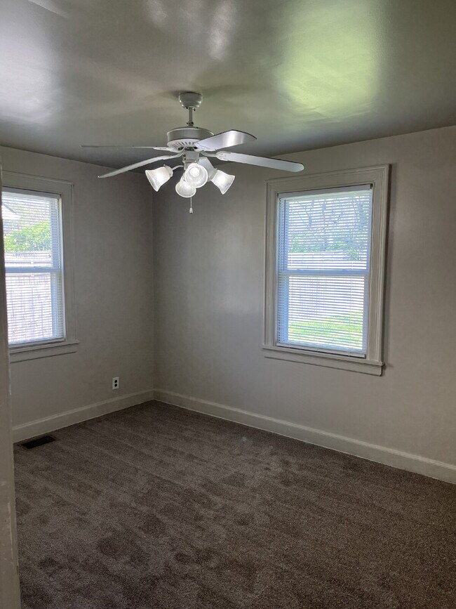 Building Photo - "Charming 3-Bed Home on Flamingo Drive – Perfect Nashville Living!" Large Yard! Lawncare is Inclu...