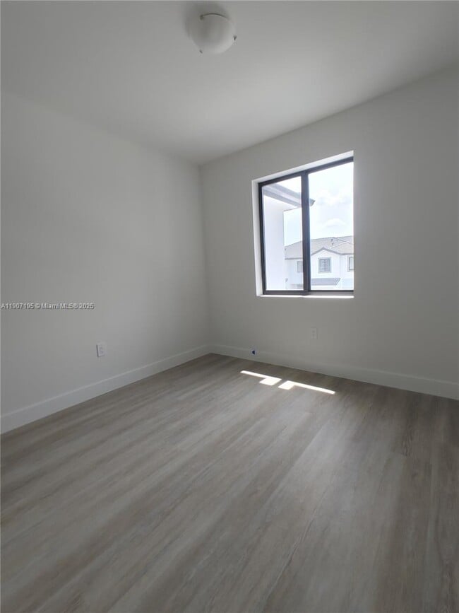 Building Photo - 34468 SW 191st Ct