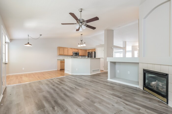 Building Photo - 13939 Harrison Dr