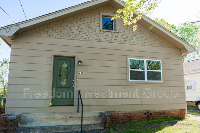 Building Photo - 260 S Magnolia St