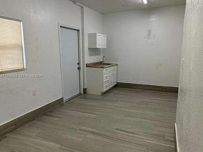 Building Photo - 5737 SW 6th St