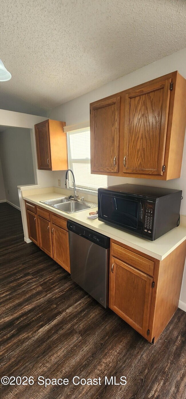 Building Photo - 4024 Pinyon Dr
