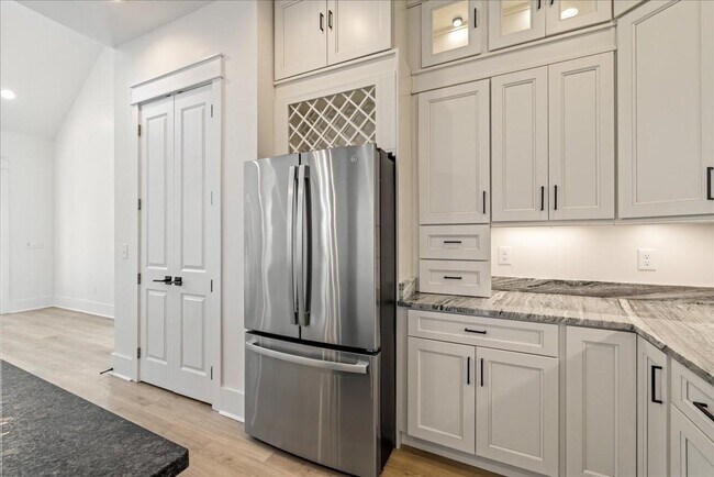 Building Photo - 4028 Poets Trl