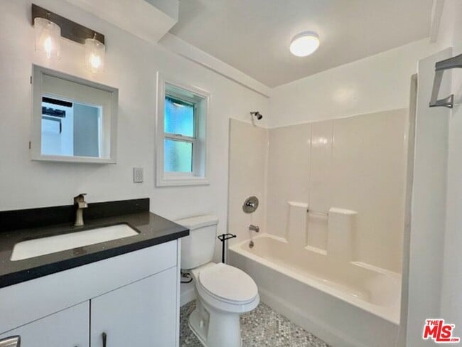 Building Photo - 1920 Preston Ave