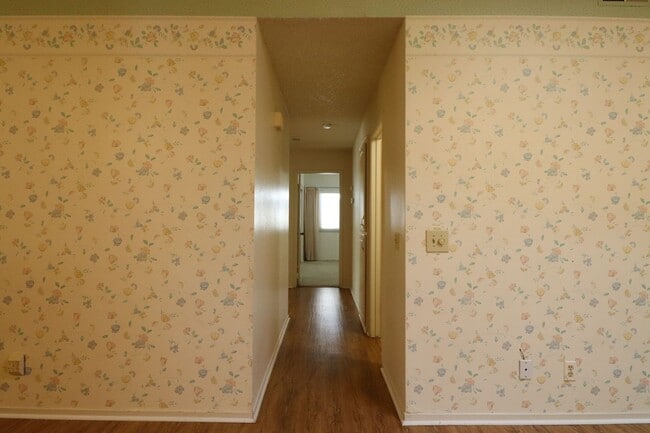 Building Photo - Preisker Gardens Three Bedroom