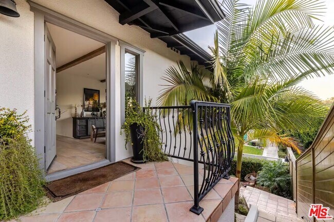 Building Photo - 12208 Laurel Terrace Dr