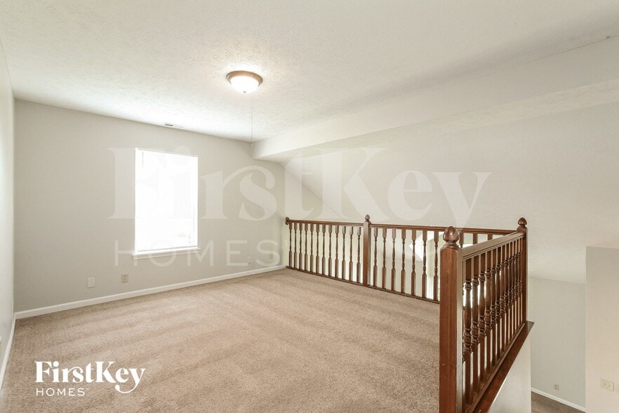 Building Photo - 6560 Hollingsworth Dr