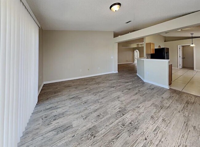 Building Photo - 15955 Wilkinson Dr