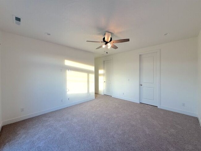 Building Photo - New 3 bed, 2 bath home with two car garage