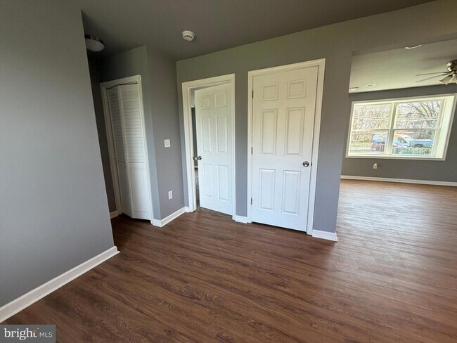 Building Photo - 5517 Schumacher Dr