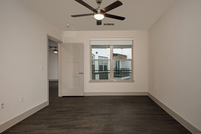 Building Photo - 8900 Six Pines Dr