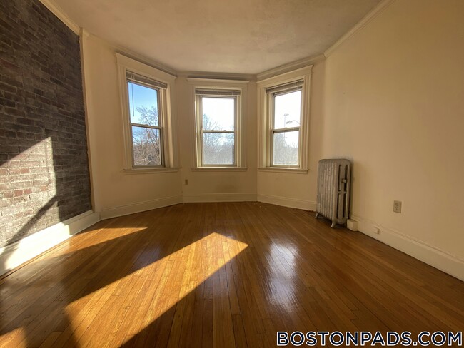 Building Photo - 111 Park Dr