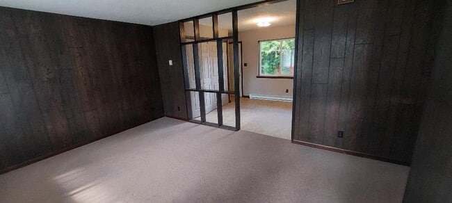 Building Photo - 147 Paras Hill Dr