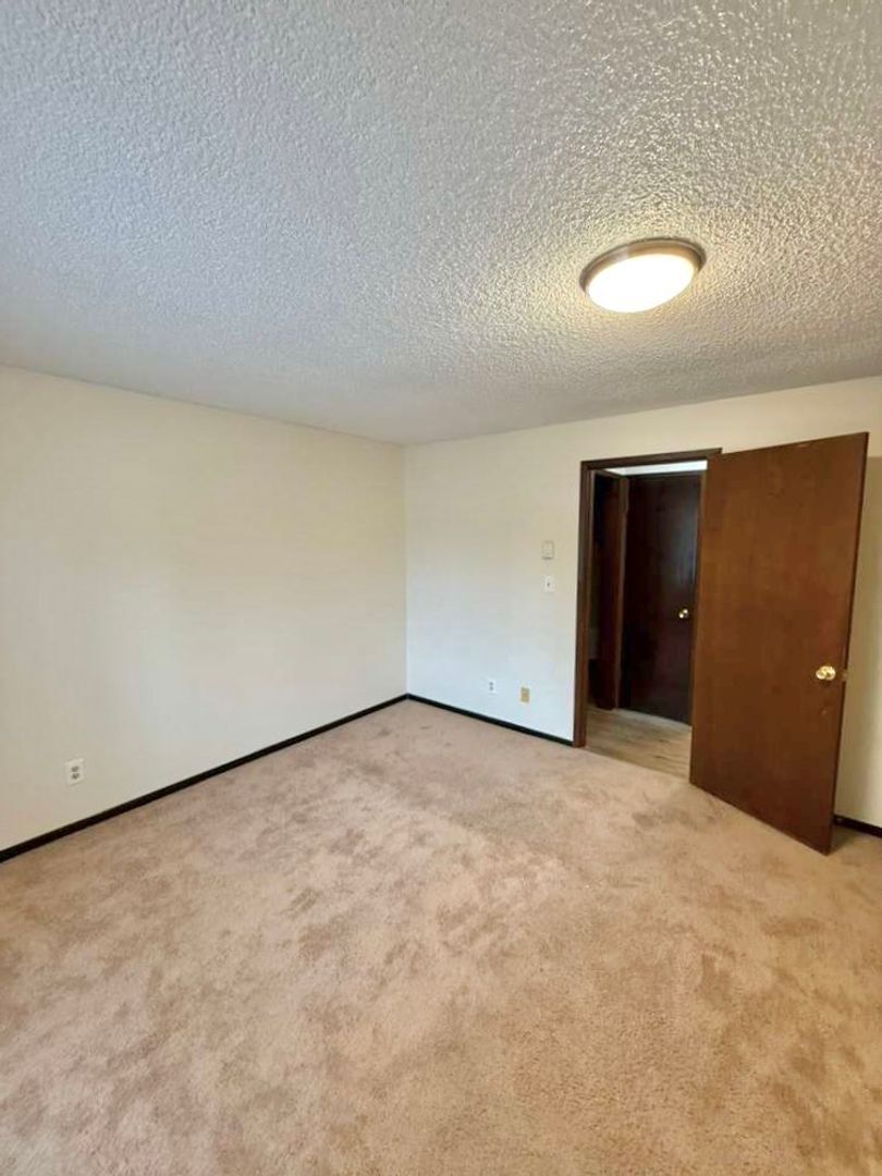Building Photo - 18524 TM JD GISZ LLC