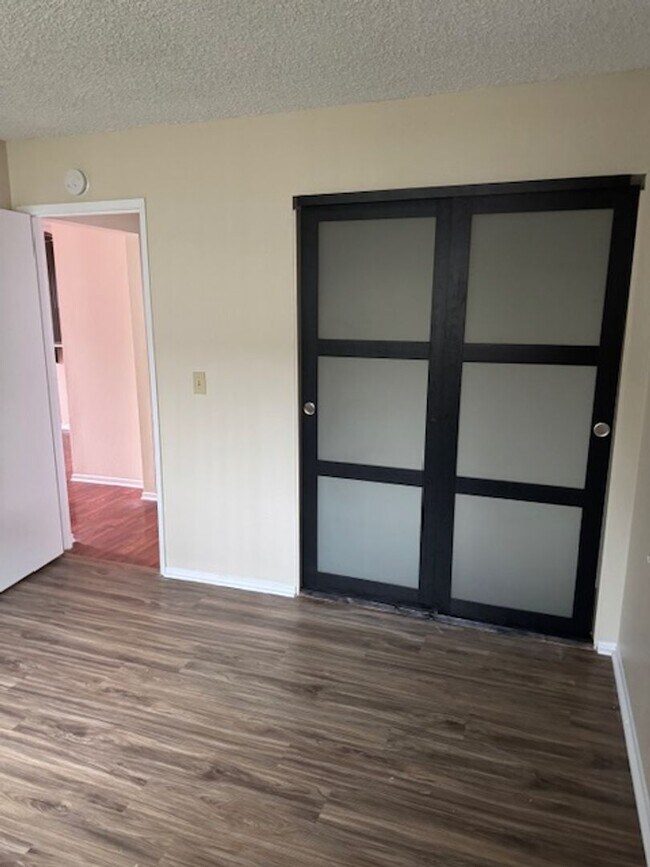 Building Photo - 2584 Yardarm Ave