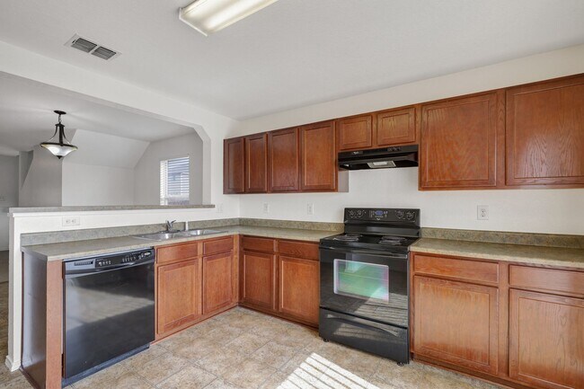 Building Photo - Monticello Ranch-Available Now-3Bd/3Ba
