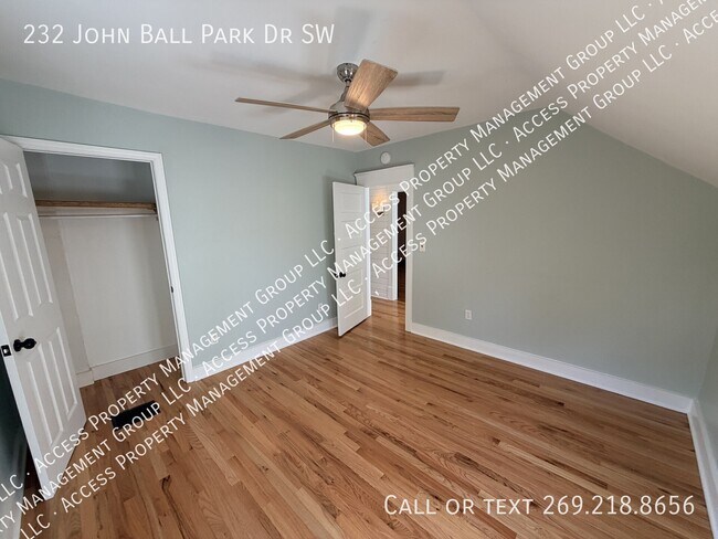 Building Photo - 232 John Ball Park Dr SW