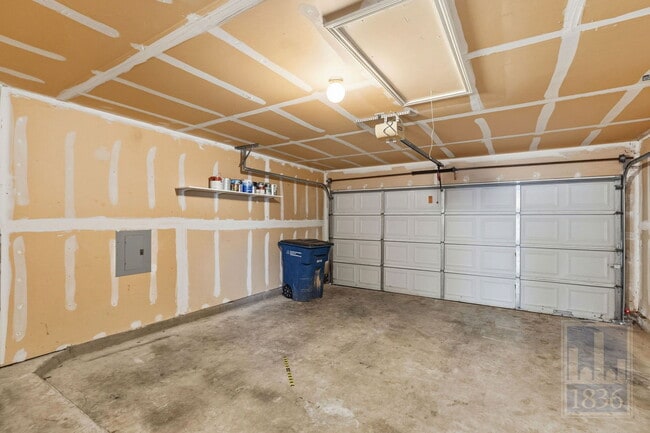 Building Photo - 606 Colonial Park Blvd