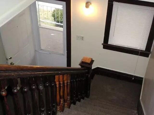 Building Photo - 502 S Walnut Ave