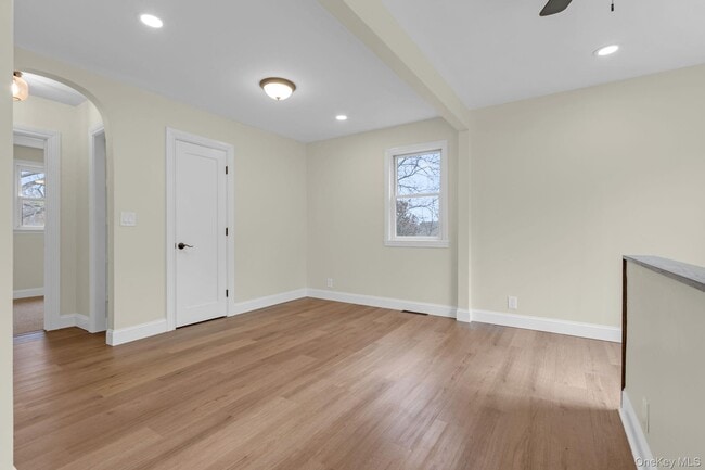 Building Photo - 21 Reading Rd