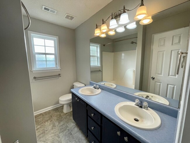 Building Photo - AVAILABLE MID-MARCH 2026! (Pet Friendly)