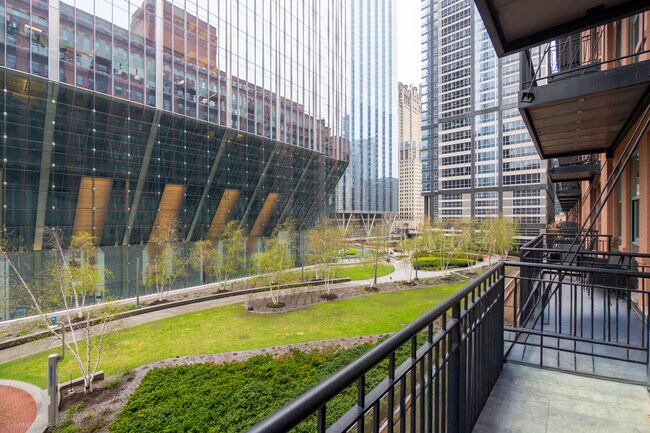 Building Photo - 165 N Canal St