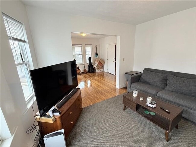 Building Photo - 27 Conwell Ave