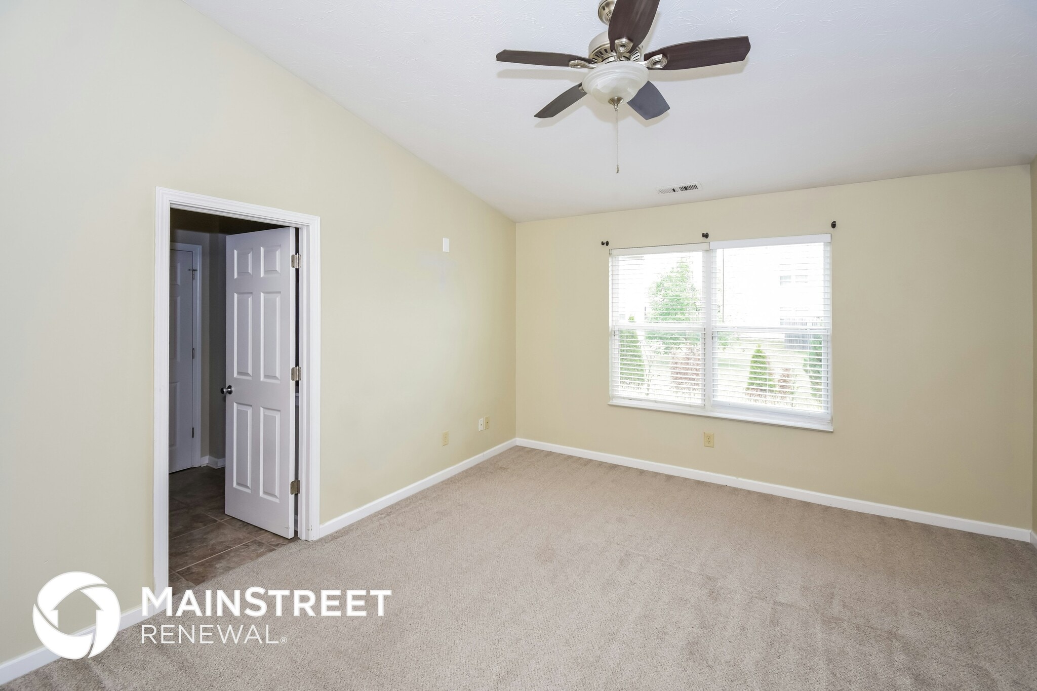 Building Photo - 2220 Rossington Ln