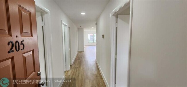 Building Photo - 7355 Woodmont Terrace