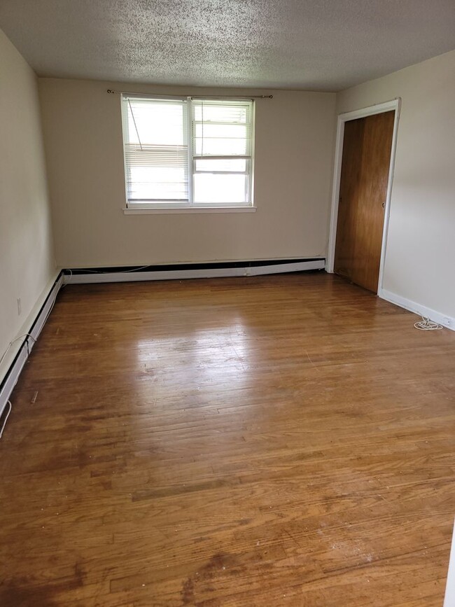 Building Photo - 2139 Griffith St