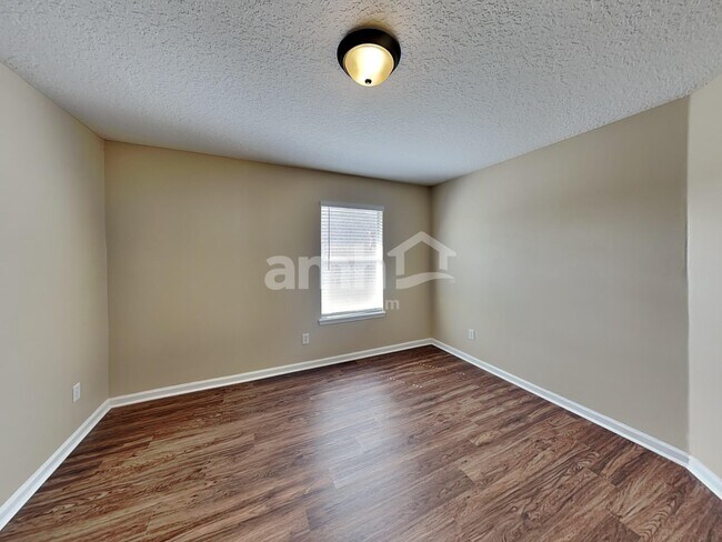 Building Photo - 729 Porto Cristo Ave