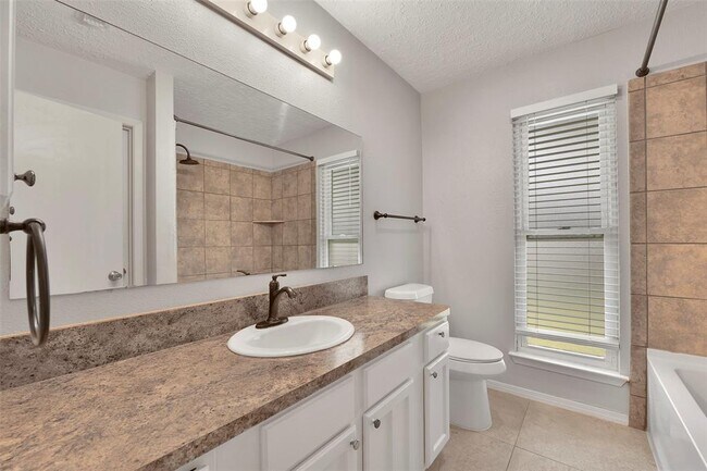 Building Photo - 2502 Ewell Dr