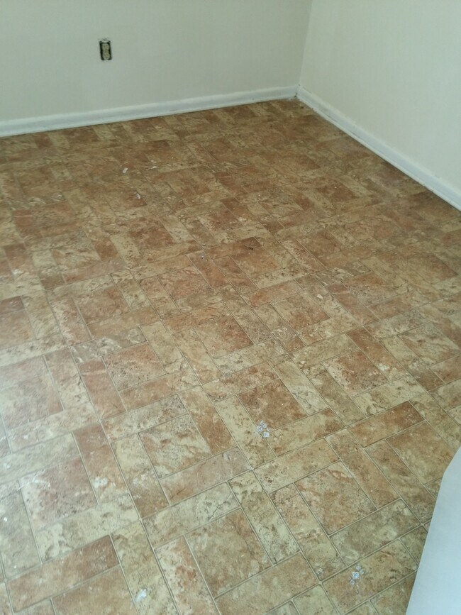 Building Photo - WELCOME HOME!