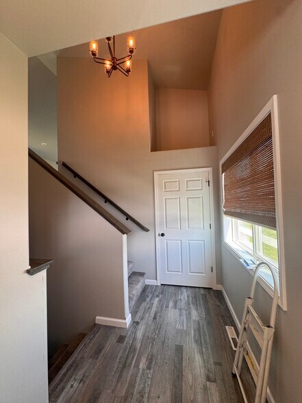 Building Photo - 2311 Eagle Valley Dr S