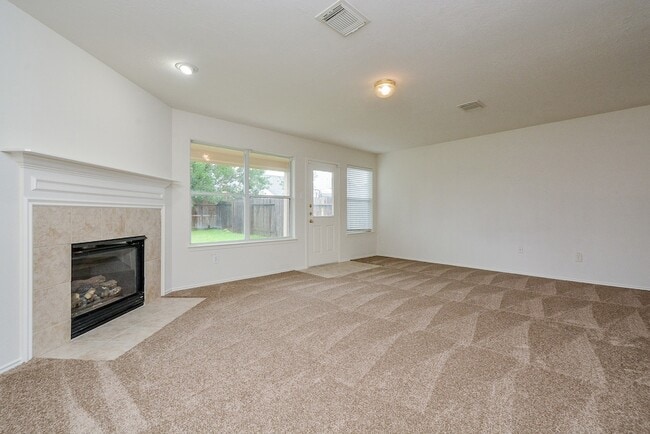 Building Photo - 18326 Thicket Grove Rd