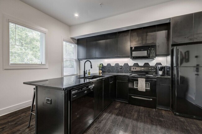 Building Photo - 940 Piedmont Ave NE