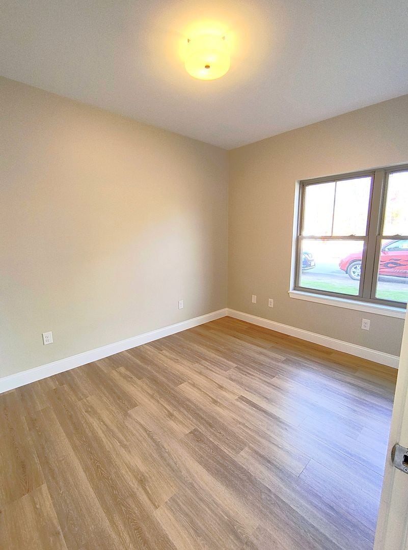 Building Photo - 34-34 W Valley Cir