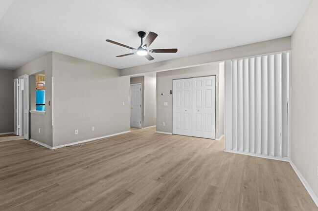 Building Photo - 211 Crocker Dr