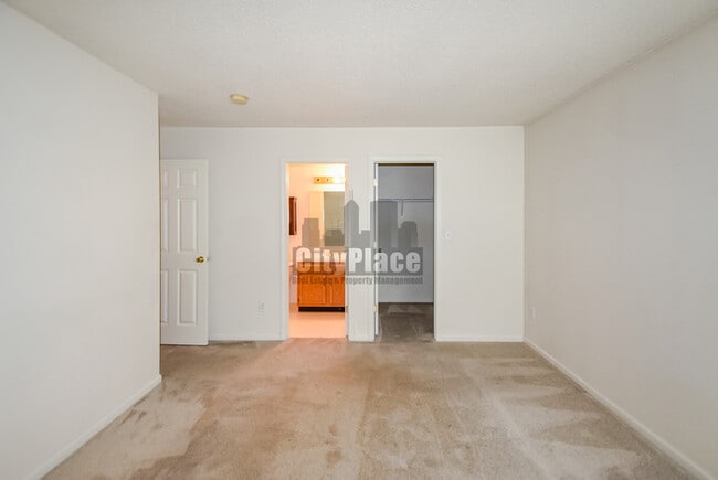 Building Photo - 312 Harts Ford Way