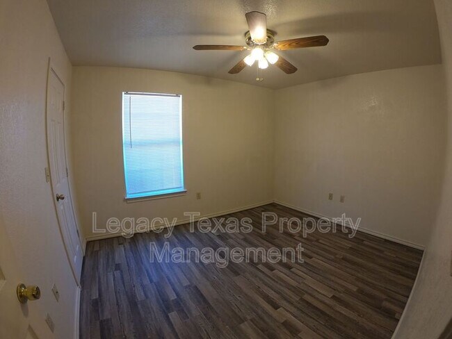 Building Photo - 1106 Williams Ave