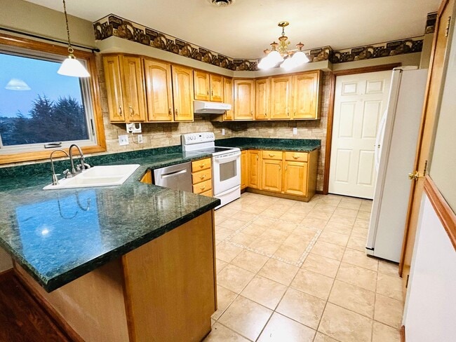 Building Photo - Large Lot, Beautiful Home in Milford