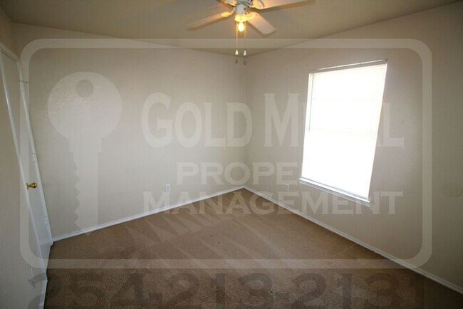 Building Photo - 1708 Spring Rose Cir