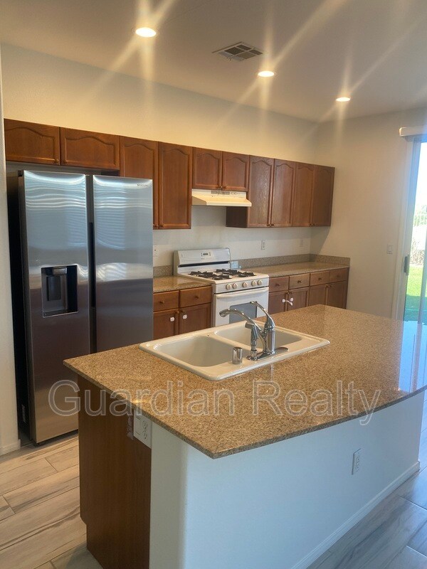 Building Photo - 780 Wigan Pier Dr